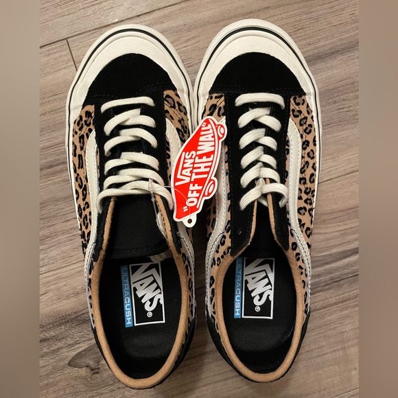 Vans off the wall leopard print Womens 7.5 / Mens 6. NWTs never worn. - Picture 4 of 8